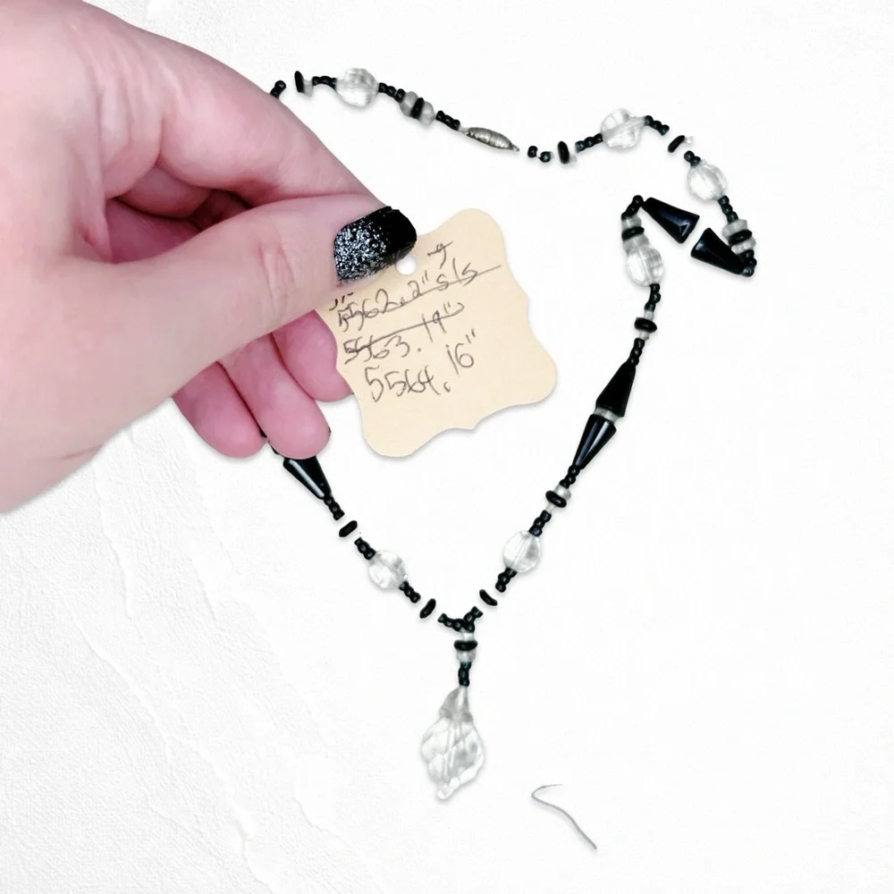 5564. Handmade Black Crystal Necklace